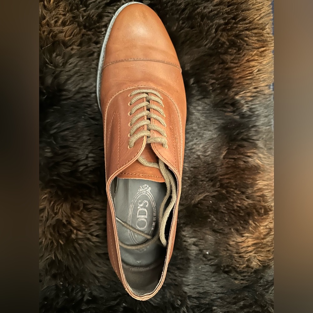 Tod’s mahogany brown lace up dress shoe size 7.5